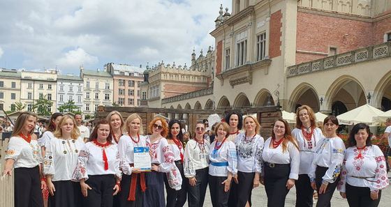 Виступ хору на ярмарку народного мистецтва