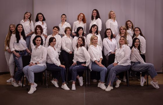 Учасниці хору In Pectore на фотосесії